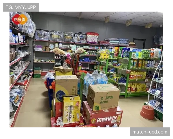 张楠这生活绝对不是咱们想象的,家里那摆件柜够一个小卖部开的节奏了吧? 张楠这生活绝对不是咱们想象的,家里那摆件柜够一个小卖部开的节奏了吧?
